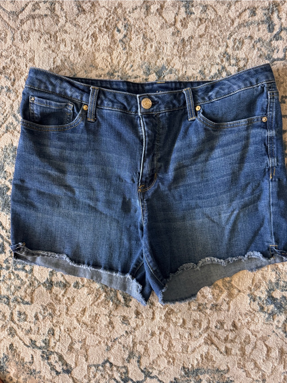 Seven7- weekend short- Denim Frayed Hem Women's Shorts - 14